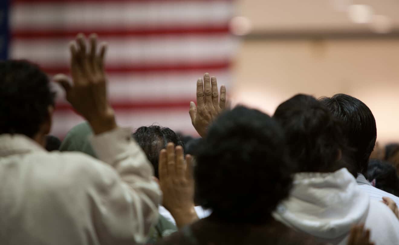 New American citizens sworn in to take their oath